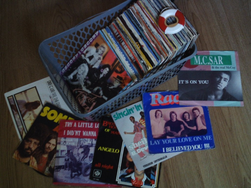 100 stuks - partij vinyl singels - leuke pop mix  15jun, Fotohoes, Ophalen of Verzenden, Zo goed als nieuw, Pop
