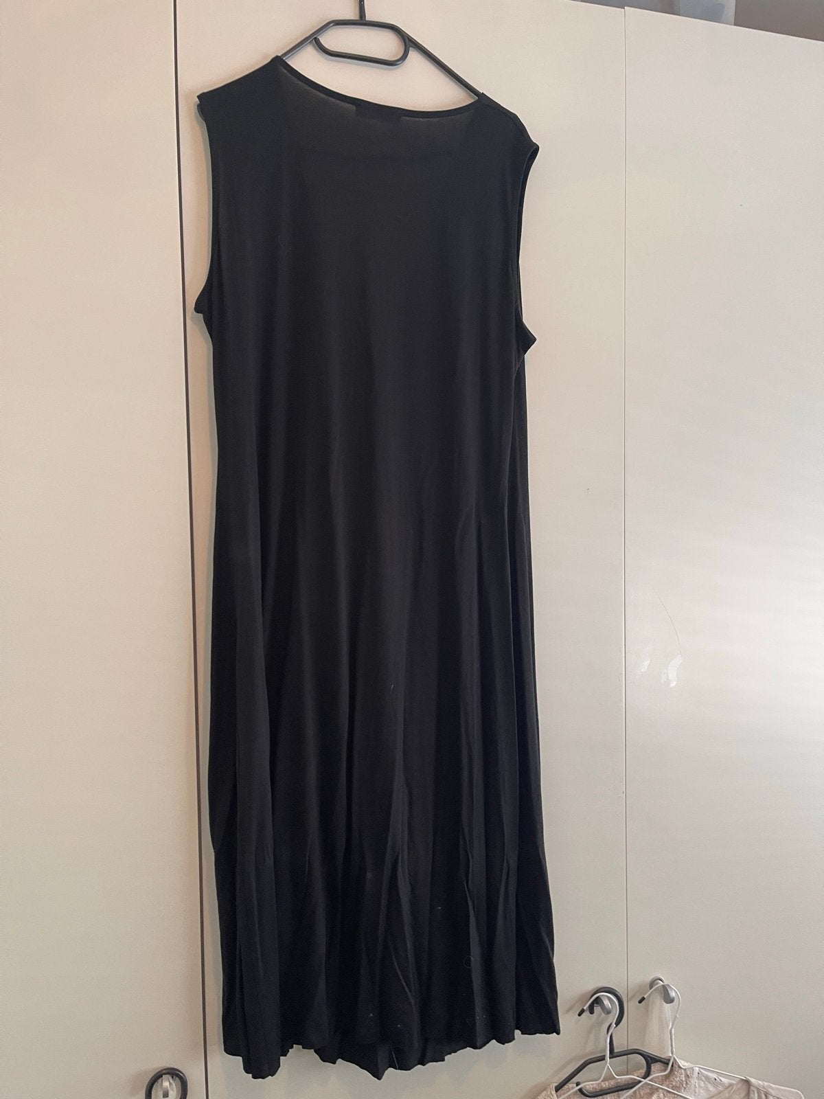 APRIORI Zwart Jurkje Maat 46 - Goede Kwaliteit, Kleding | Dames, Zwart, Maat 46/48 (XL) of groter, Ophalen of Verzenden, Knielengte