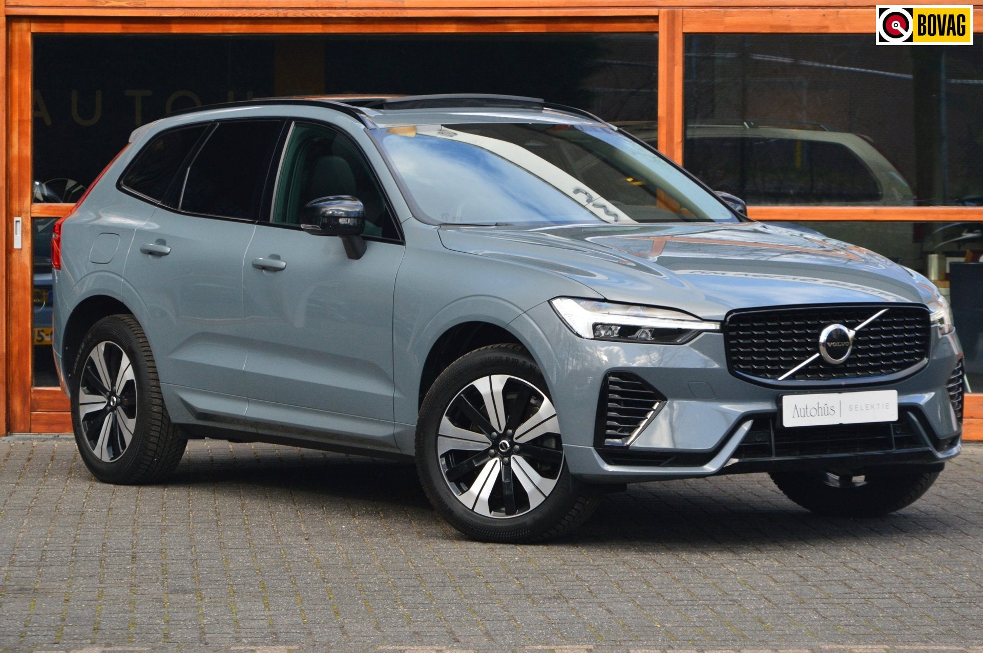 Volvo XC60 T6 Hybride AWD Plus Dark LONG RANGE | 360° Camer, Auto's, Gebruikt, 4 cilinders, 1969 cc, 880 km