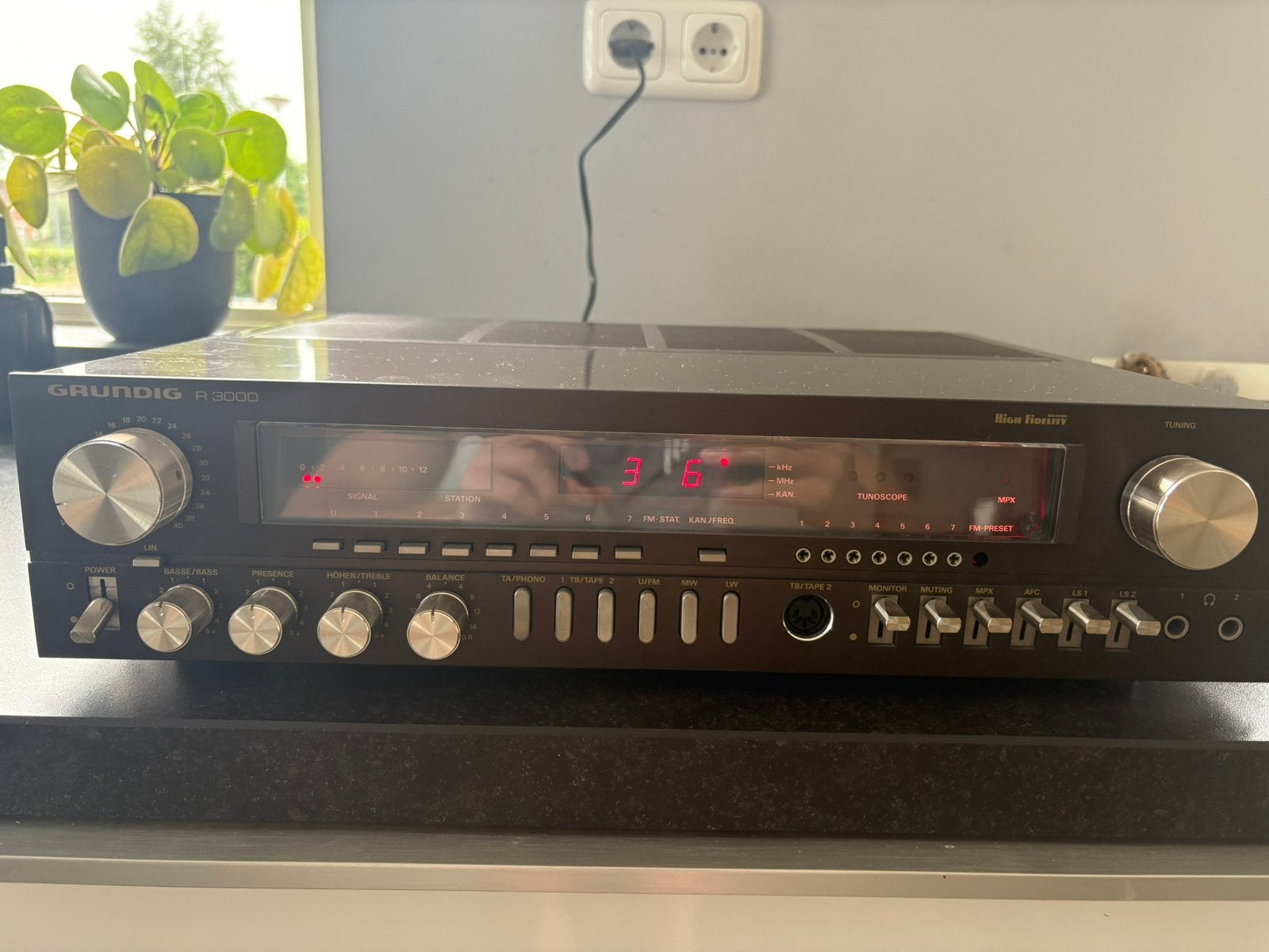 Grundig R3000 Vintage Stereo Receiver – Werkend – HiFi, Audio, Tv en Foto, Versterkers en Receivers, Zo goed als nieuw, 60 tot 120 watt