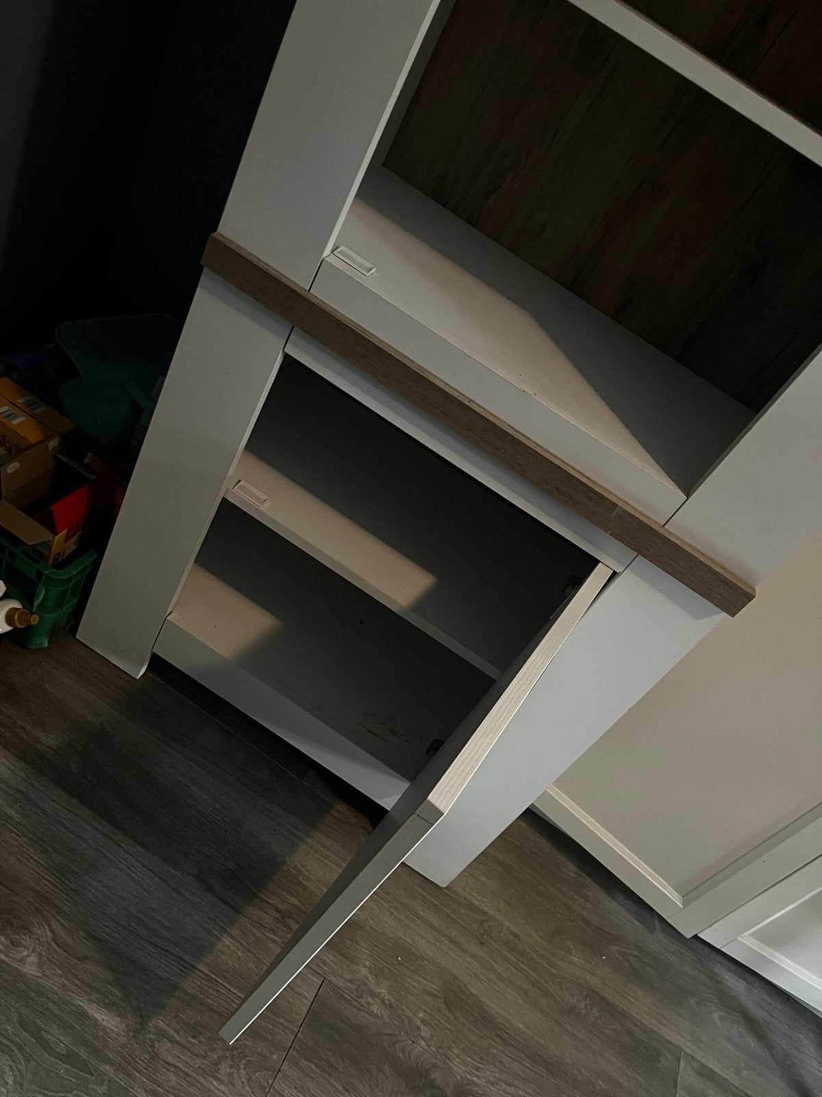 Houten kast wit met bruin/grijs accenten, Ophalen, Minder dan 50 cm, Gebruikt, Met lade(s)