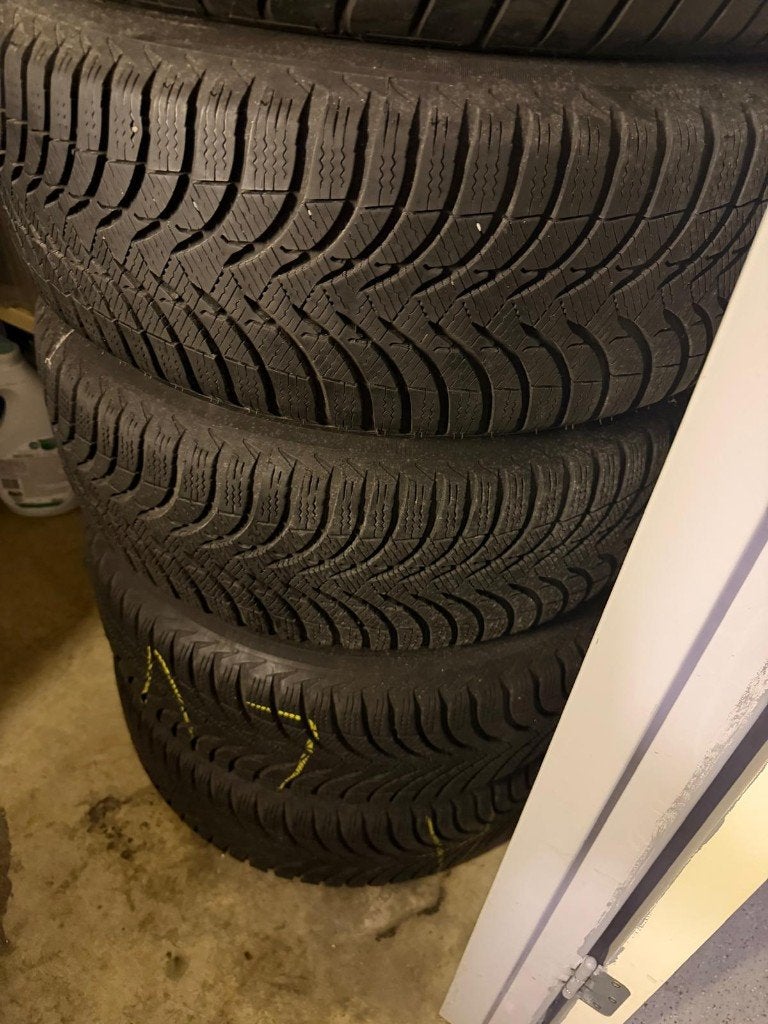 Auto banden, Ophalen, 215 mm, 16 inch, Winterbanden