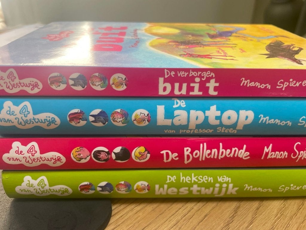 4 x "De 4 van westdijk" - Manon Spierenburg, Ophalen of Verzenden, Gelezen