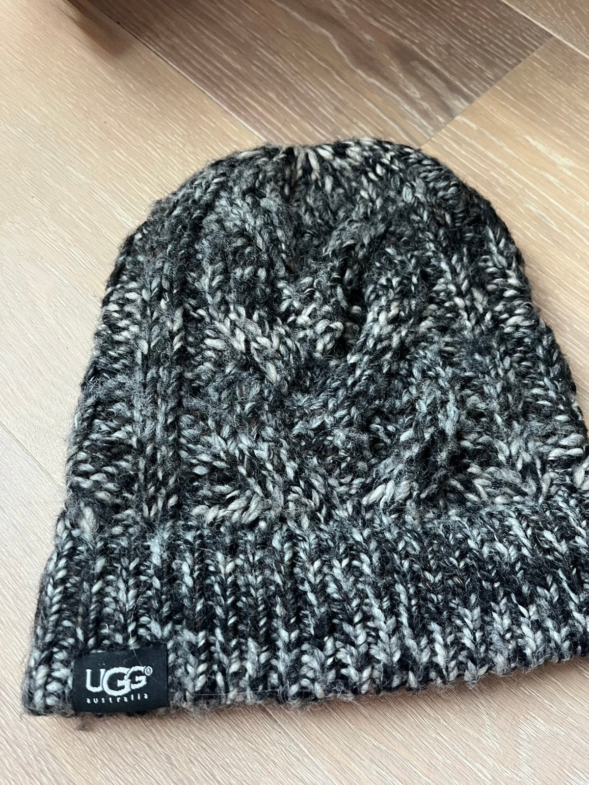 UGG Winterset Sjaal Muts Handschoenen, Kleding | Dames, Verzenden, Zo goed als nieuw, Maat 36 (S), Muts