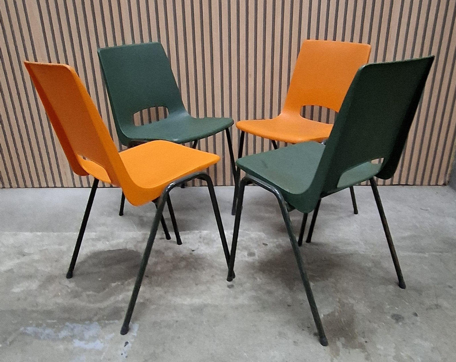 25 x Eromes kantine stoelen kunststof kuipstoelen cafe tuin, Ophalen of Verzenden, Zo goed als nieuw, Kunststof, Vijf, Zes of meer stoelen