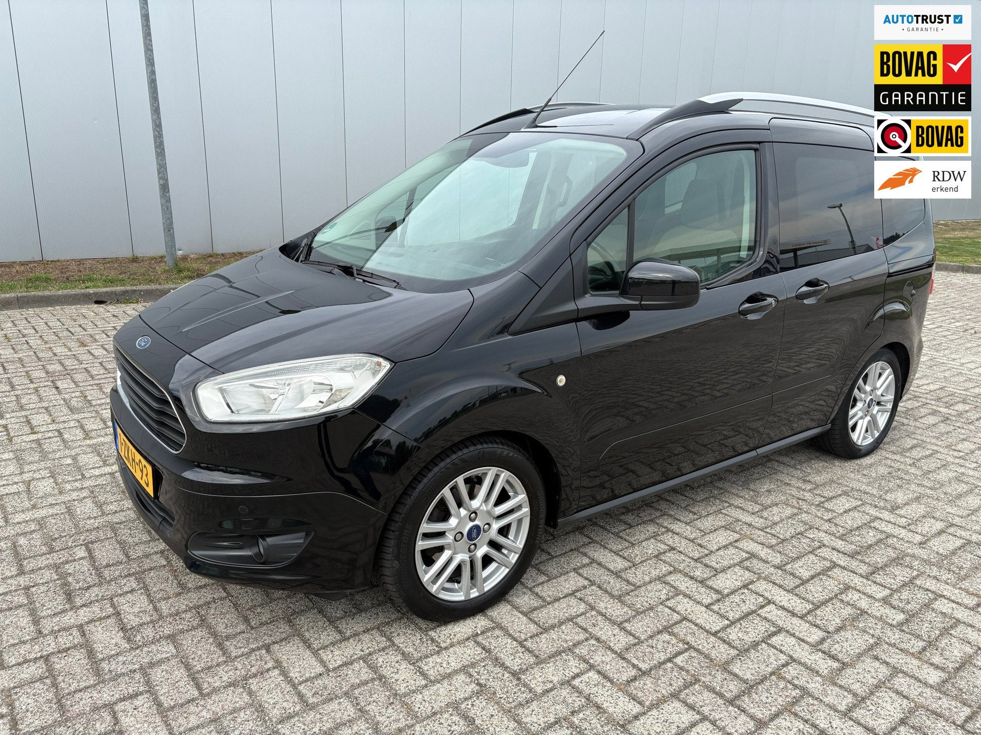 Ford Tourneo Courier 1.0 Titanium , Climaat control, Achteru, Auto's, Ford, Voorwielaandrijving, Euro 5, Gebruikt, Zwart