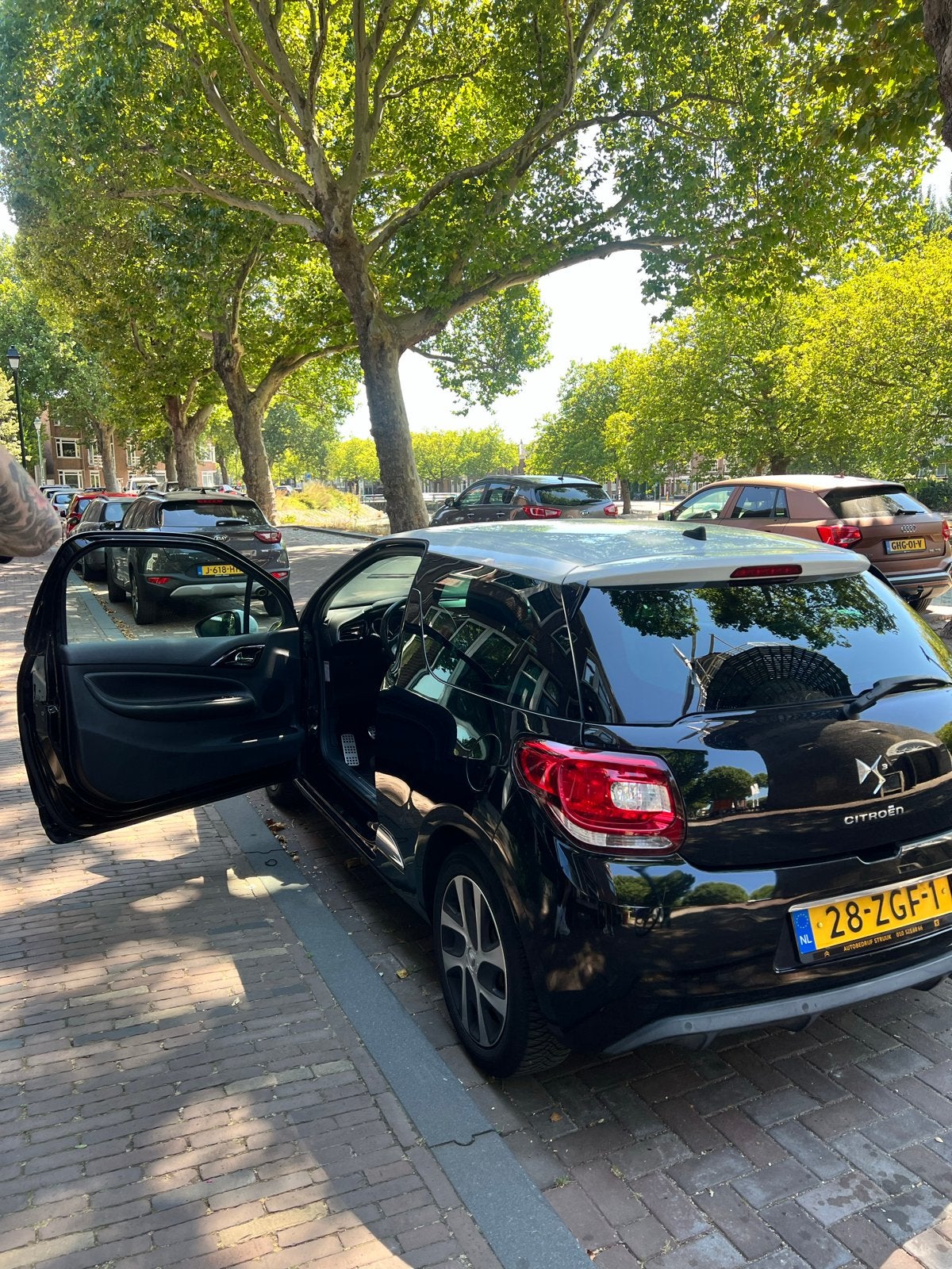 Citroën DS3 1.2 VTI So Chic | Navi Cruise | Motor vernieuwd!, Auto's, Citroën, Voorwielaandrijving, 40 €/maand, 1199 cc, Zwart