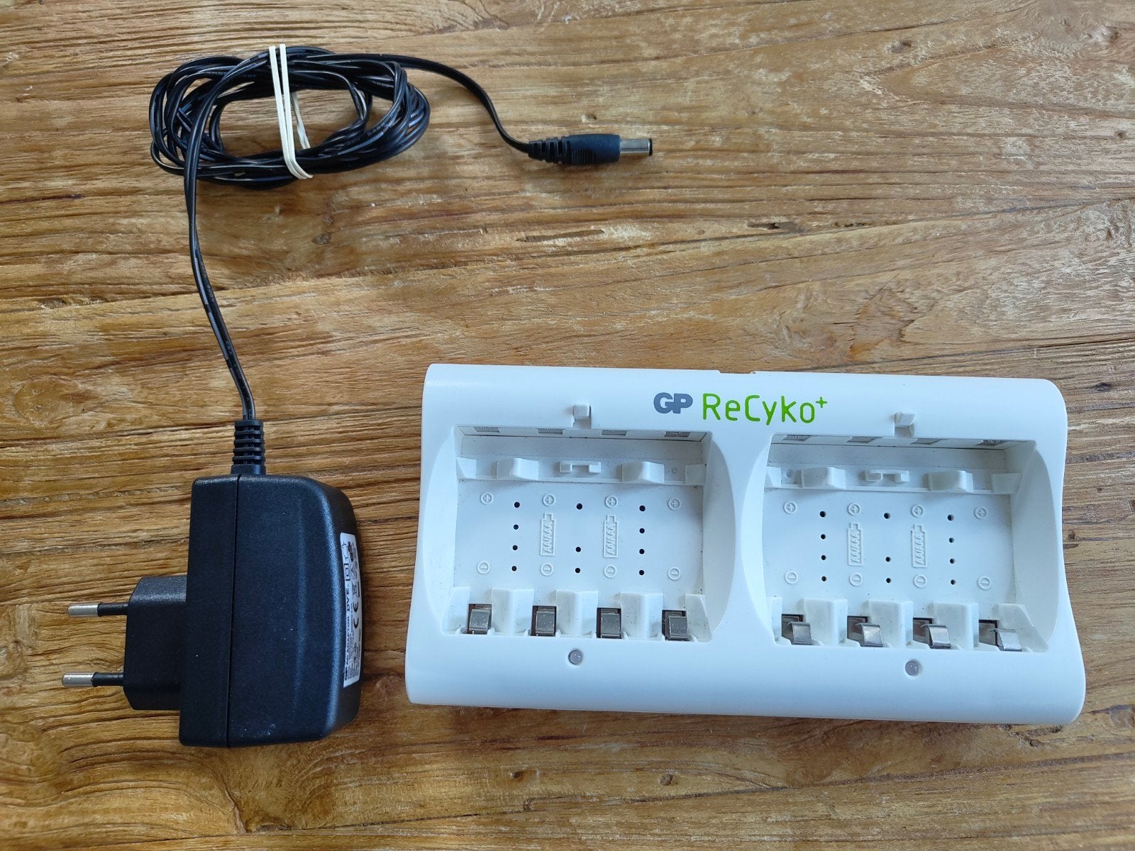 GP ReCyko+ GPPB22 Batterijlader AA/AAA (max 8 batterijen), Ophalen of Verzenden, Gebruikt