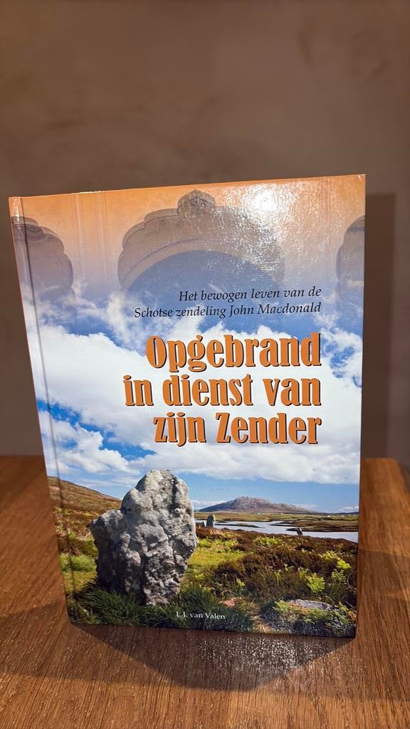 L.J. van Valen - Opgebrand in dienst van zijn zender, Boeken, Ophalen of Verzenden, Zo goed als nieuw, L.J. van Valen