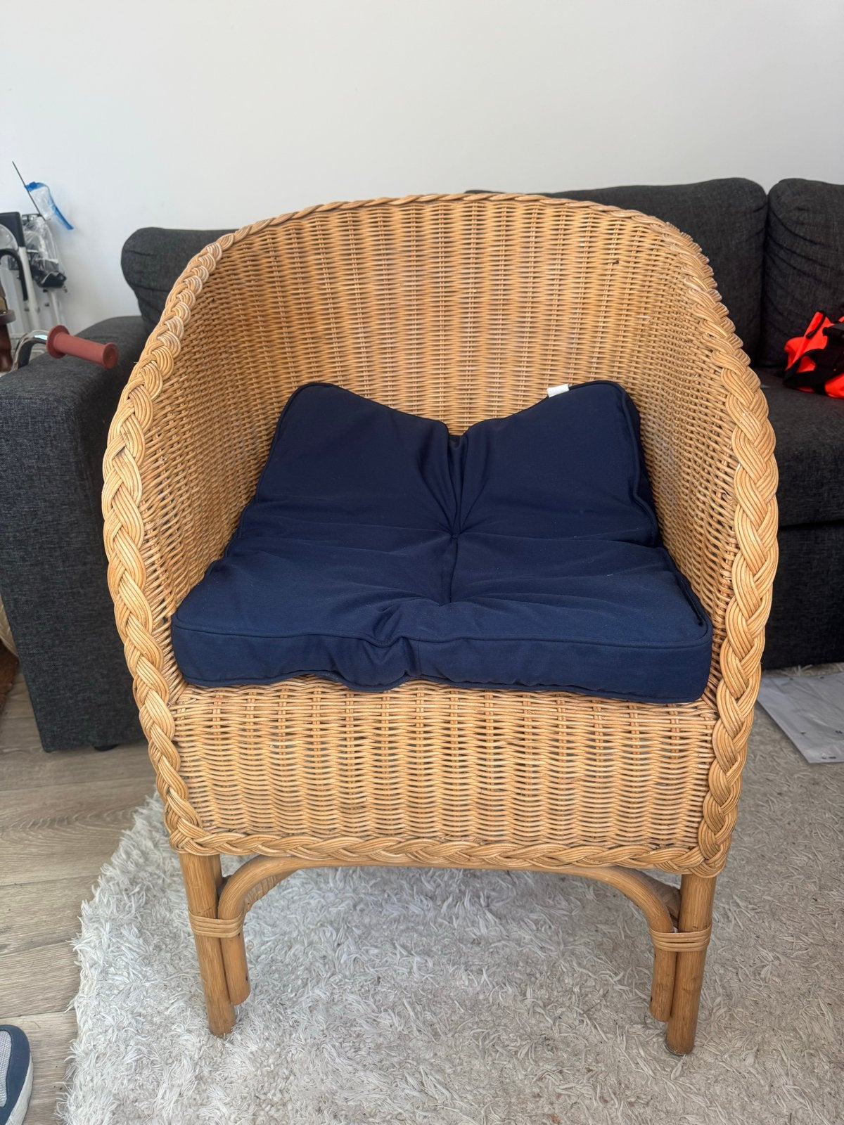 Comfortabele rieten stoel met kussen, Huis en Inrichting, Ophalen, Gebruikt, Bruin, Riet of Rotan