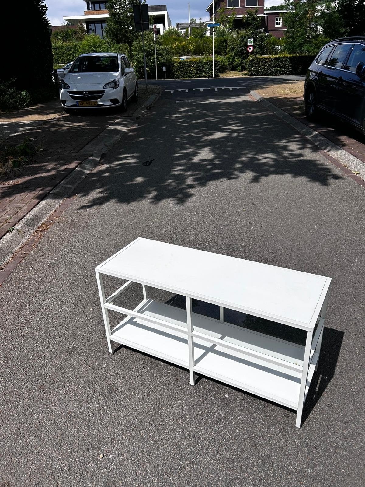 Witte TV-meubel / Bijzettafel met 2 planken, Gebruikt, 100 tot 150 cm, Ophalen of Verzenden, Minder dan 100 cm