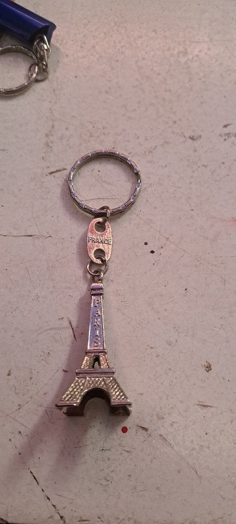 Sleutelhanger Eiffeltoren (Z256-167), Ophalen of Verzenden, Zo goed als nieuw