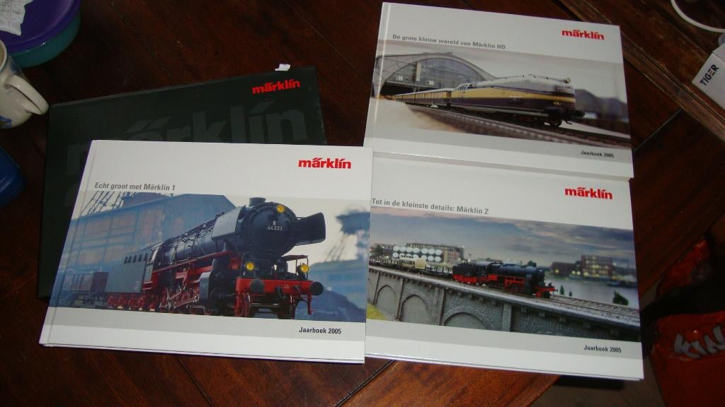 Jaarboeken Marklin (2005), Ophalen of Verzenden, Zo goed als nieuw, Onbekend