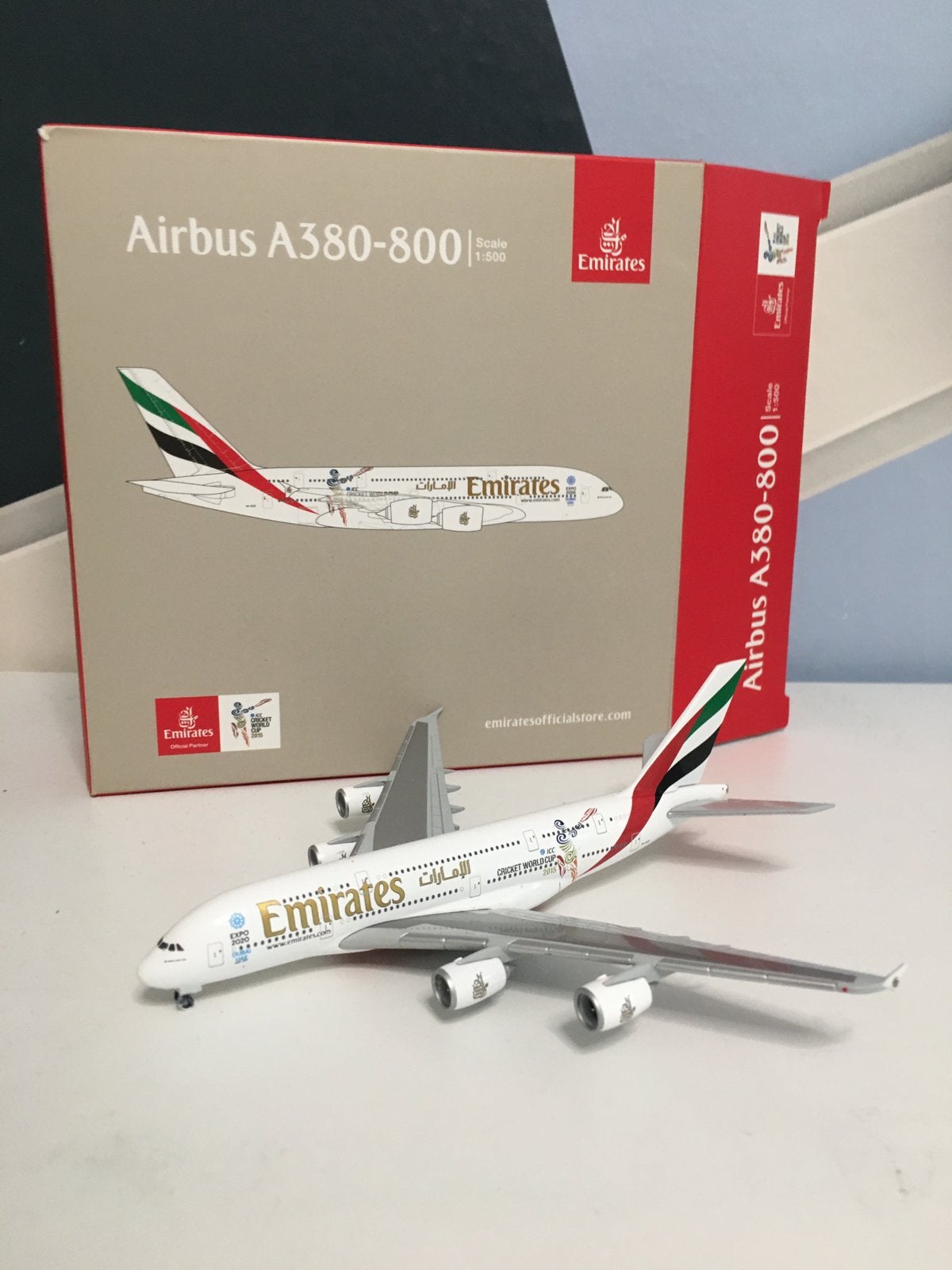 Mooie Emirates A380 1/500, Ophalen of Verzenden, Zo goed als nieuw, Schaalmodel