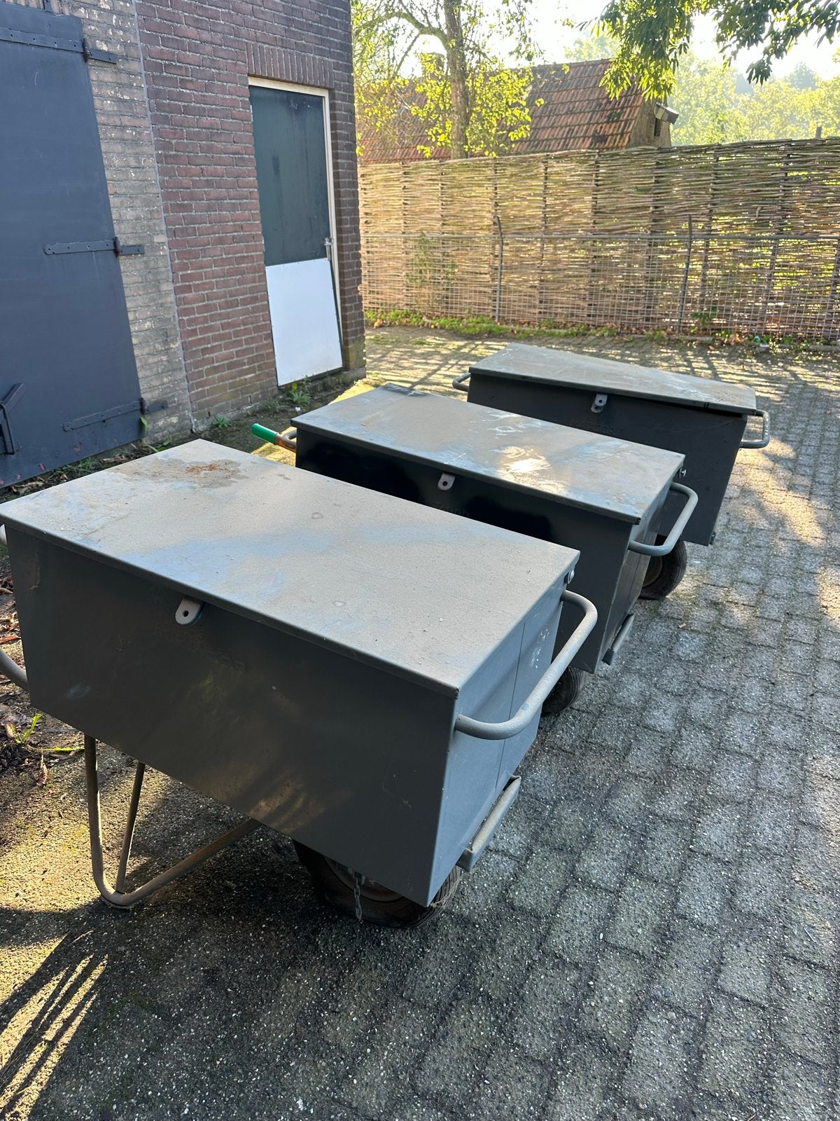3x Stevige metalen gereedschapskruigwagens van matador, Ophalen, Gebruikt