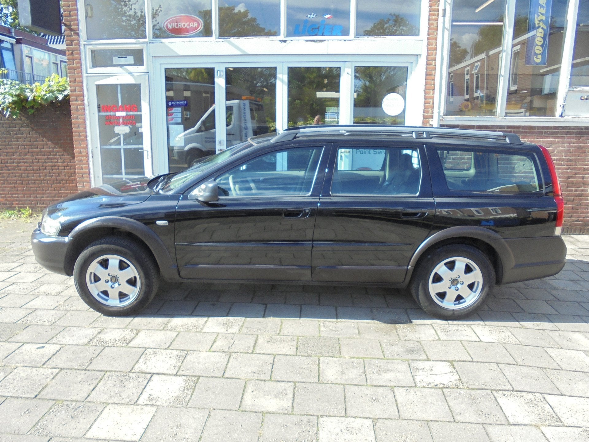 Volvo V70 Cross Country 2.4 T Comfort Line Automaat, Schuifd, foto 3