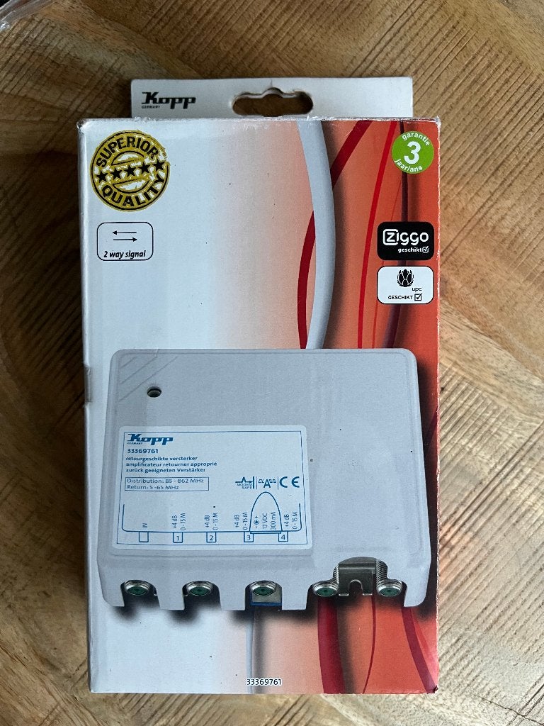 Kopp Coax versterker 1 in en 4 uit kabelkeur, Ophalen of Verzenden, Nieuw, 120 watt of meer, Sony