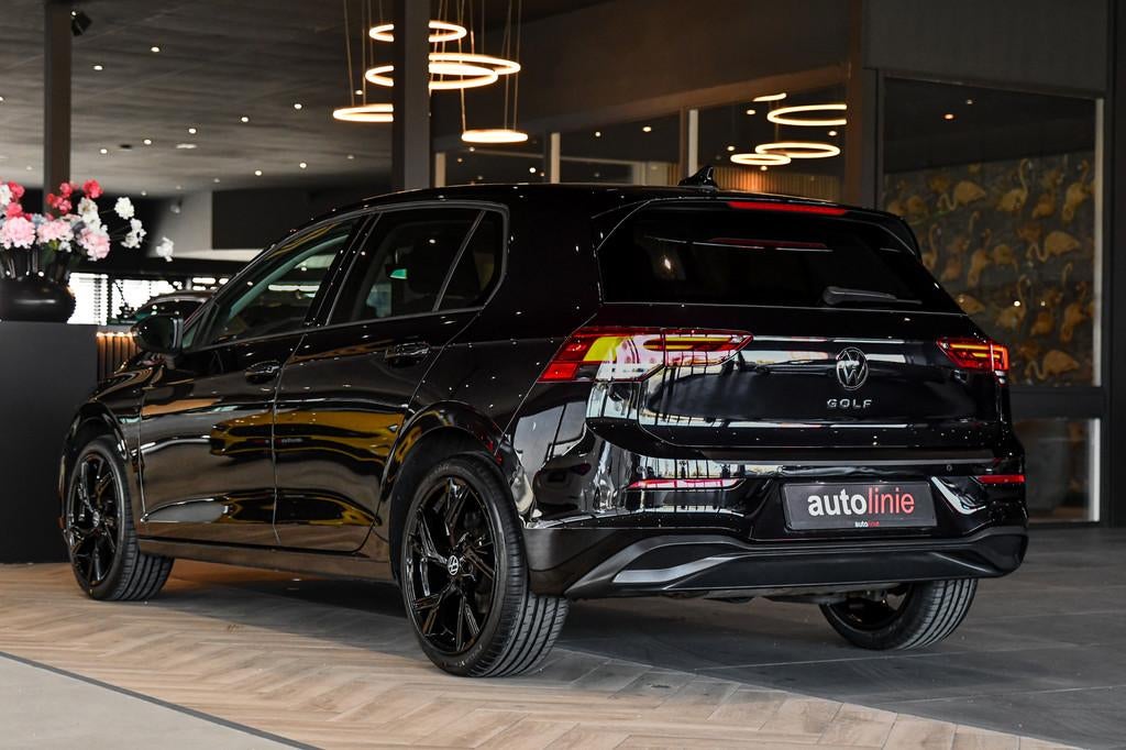 Volkswagen Golf 1.0 TSI Life Business, LED, ACC, Memory, Car, Auto's, Voorwielaandrijving, Gebruikt, Alcantara, Zwart
