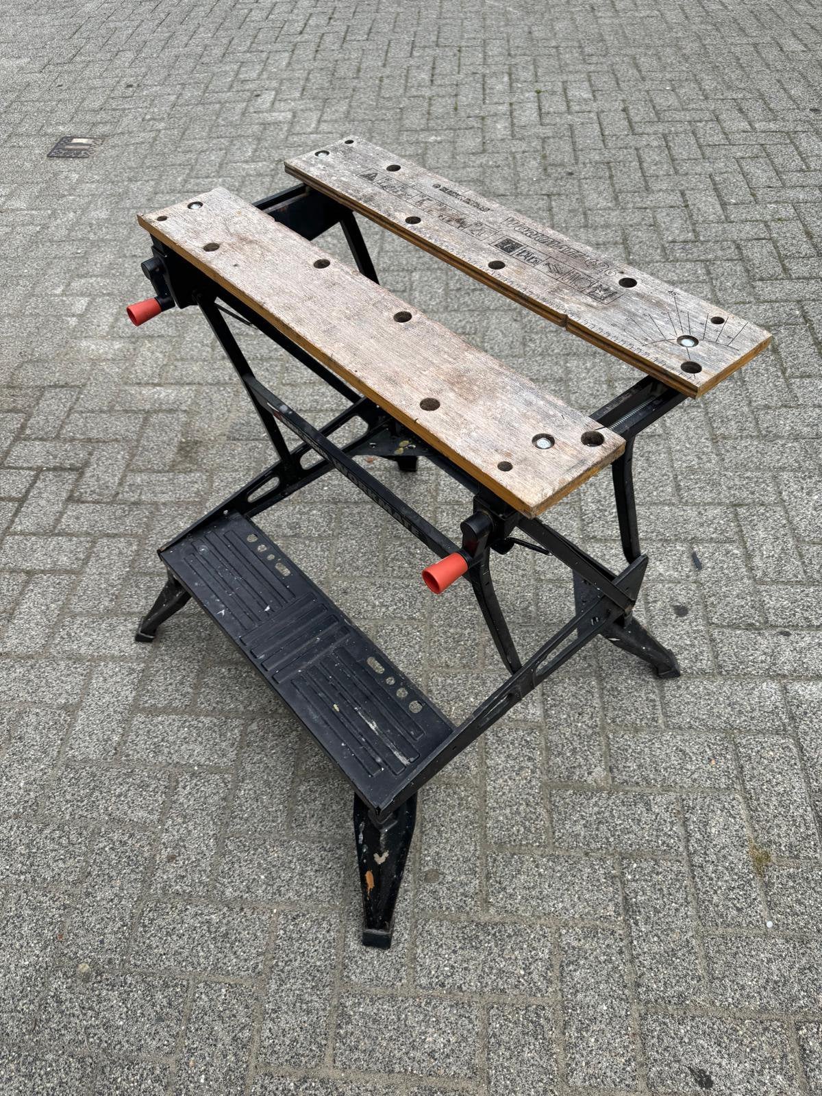Werkbankje workmate black and decker, Ophalen, Zo goed als nieuw, Bankschroef