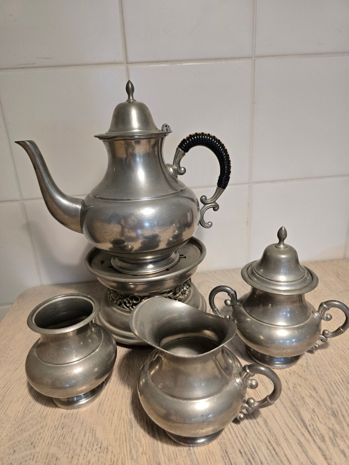 Antiek tinnen theeservies met theepot en warmhouder, Antiek en Kunst, Antiek | Tin, Ophalen of Verzenden
