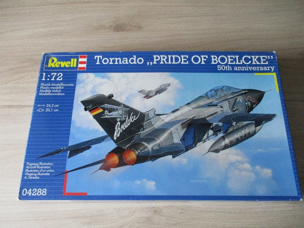 Revell Tornado Pride of boelcke, 1:72 tot 1:144, Revell, Ophalen of Verzenden, Zo goed als nieuw