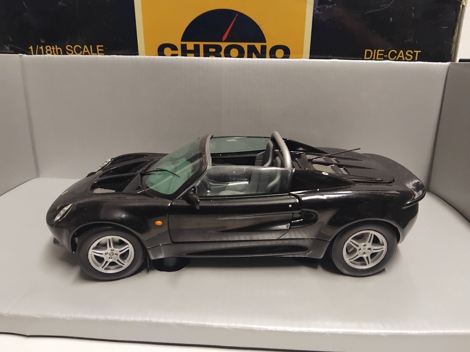 Lotus Elise Roadster 1997 zwart Chrono metal 1:18 KRD, Hobby en Vrije tijd, Modelauto's | 1:18, Ophalen of Verzenden, Zo goed als nieuw