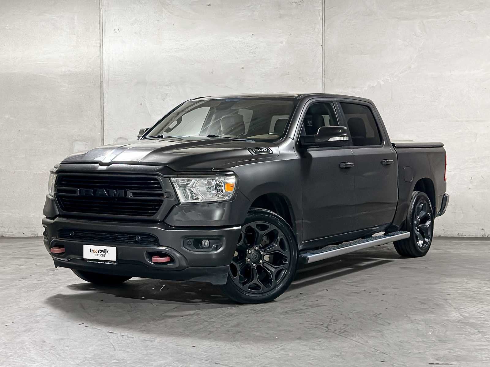 RAM 1500 BIG HORN 3.6 V6 300pk 2022 (Origineel-NL), VNR-19-H, Auto's, Automaat, 2382 kg, Gebruikt, Euro 6