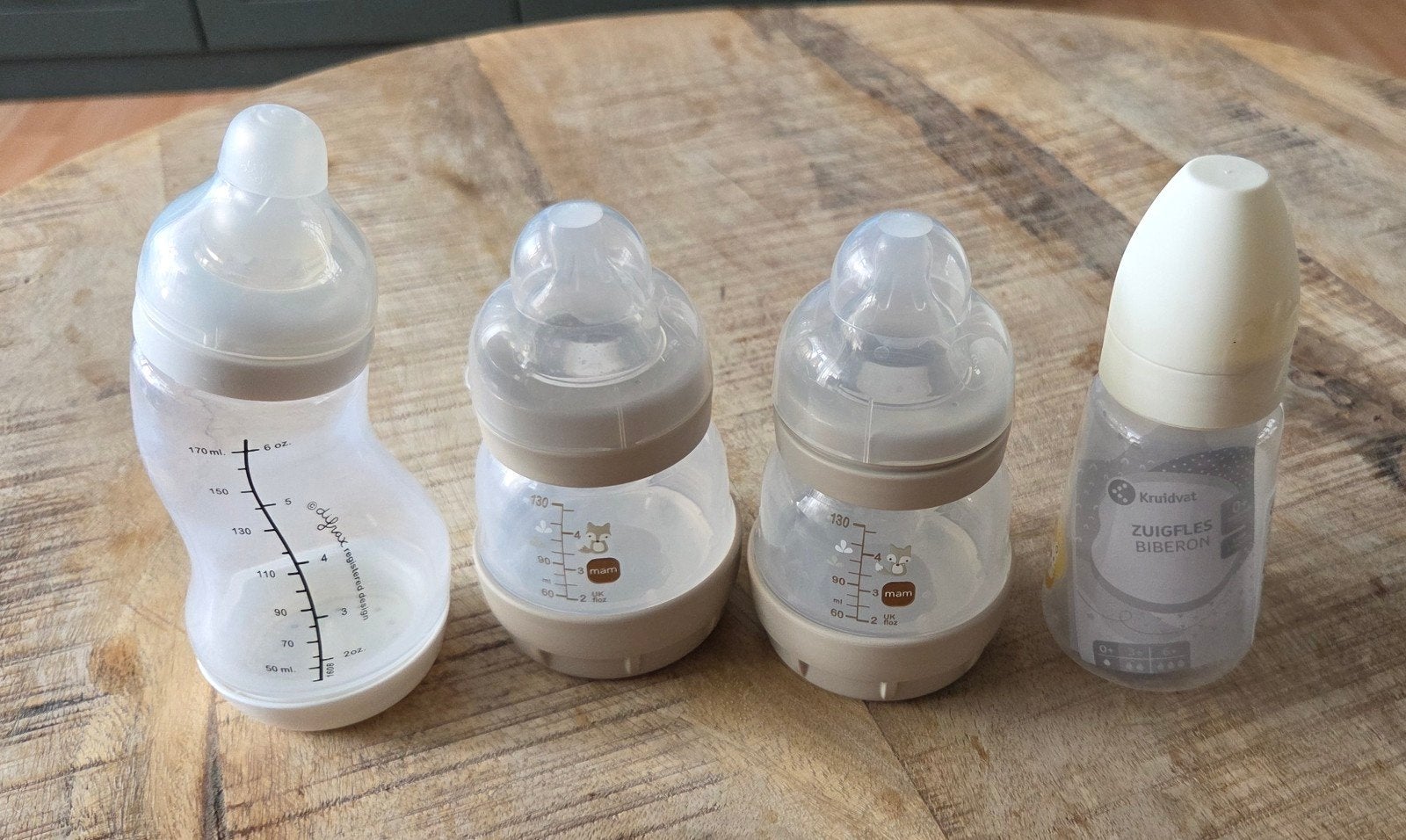 Flessen newborn: 2x MAM Easy Start Anti-Colic + 1x Kruidvat, Kinderen en Baby's, Babyvoeding en Toebehoren, Ophalen of Verzenden