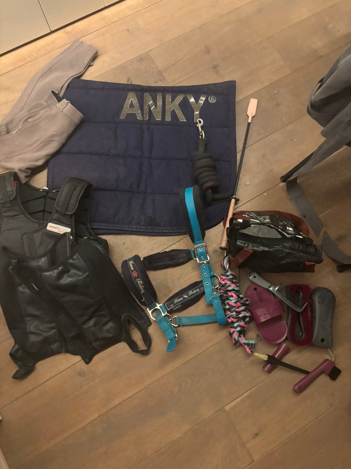 Complete paarden set – dekje, body, halster + poetsset, Ophalen, Zo goed als nieuw
