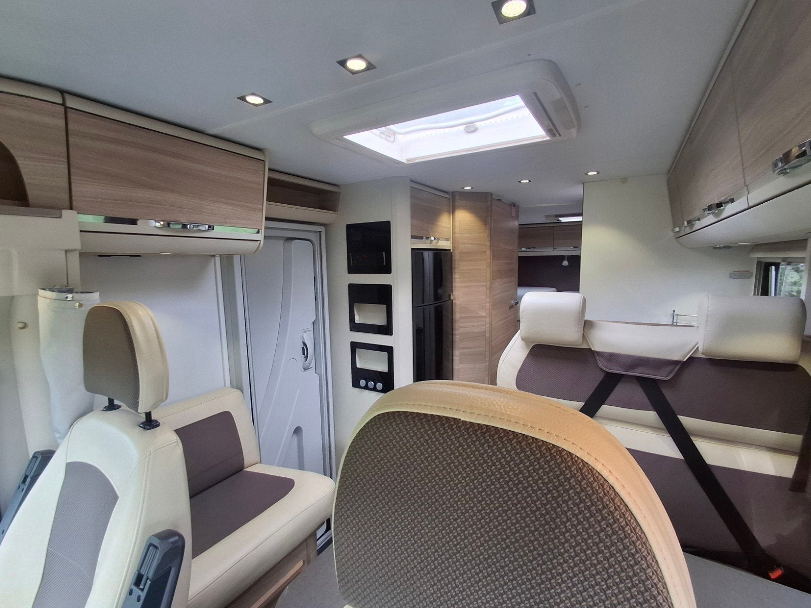 Foto 25 van " ADRIA CORAL S 670 SL -2013 - 65000 KM - APARTE BEDDEN'"