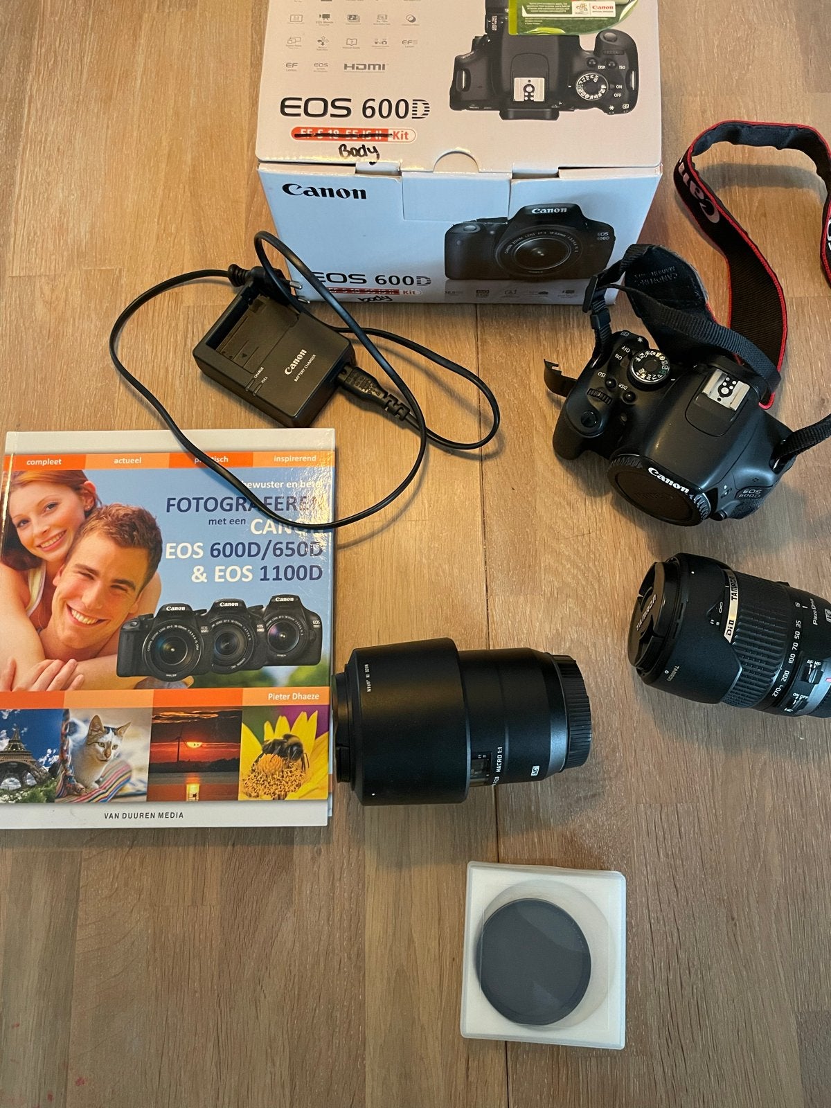 Canon 600D Spiegelreflex Starterset met 2 Tamron lenzen, Kantelbaar/draaibaar scherm, Spiegelreflex, Canon, Zo goed als nieuw