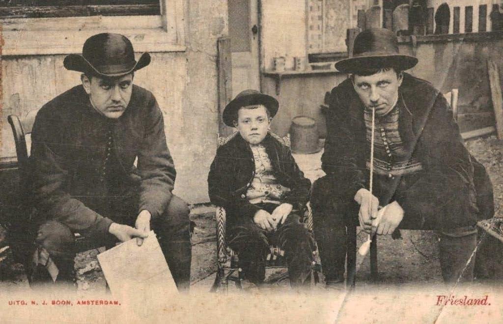 Friesland - Drie mannen in klederdracht voor 1906, Ophalen of Verzenden, Voor 1920, Ongelopen, Friesland