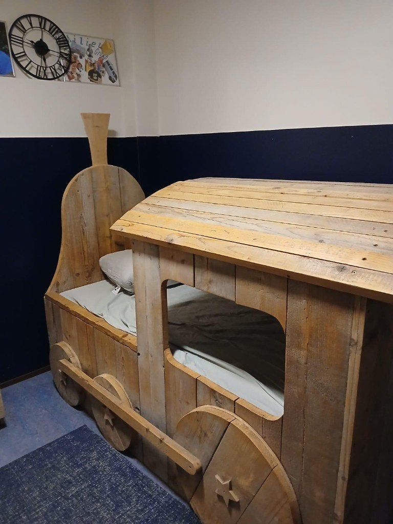 Bed van steigerhout, Huis en Inrichting, Ophalen, Eenpersoons, Bruin, 210 cm