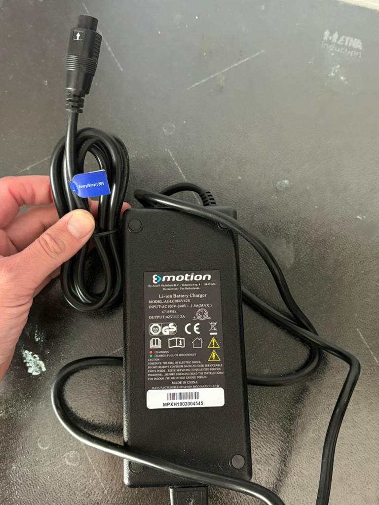 Sparta emotion oplader E-series 5 pins, Ophalen of Verzenden, Zo goed als nieuw