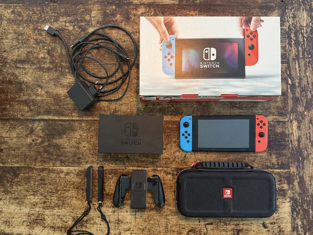 Nintendo Switch V1 (launch 2017) unpatched + consolehoes, Spelcomputers en Games, Ophalen, Gebruikt, Met 2 controllers, Switch Original
