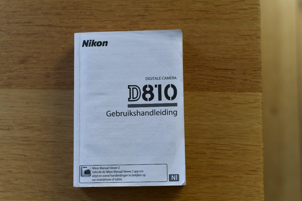 NIKON D810 handleiding en boek over de Nikon D810., Ophalen of Verzenden, Zo goed als nieuw