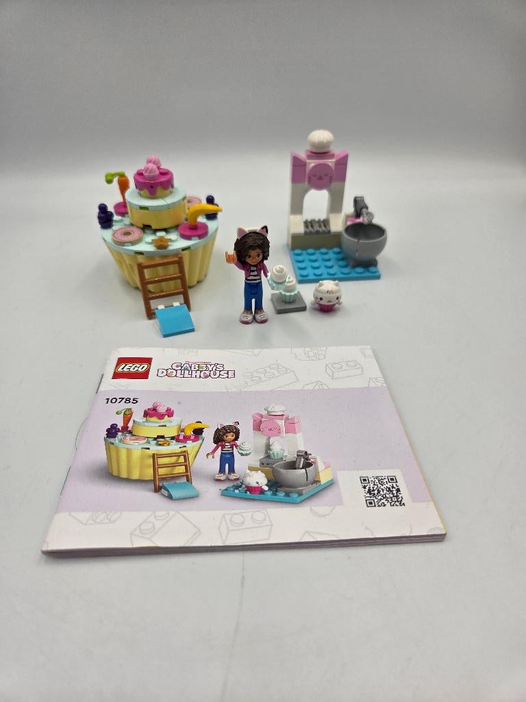 Lego Gabby´s Poppenhuis 10785 Bakey with Cakey Fun, Ophalen of Verzenden, Zo goed als nieuw, Complete set, Lego