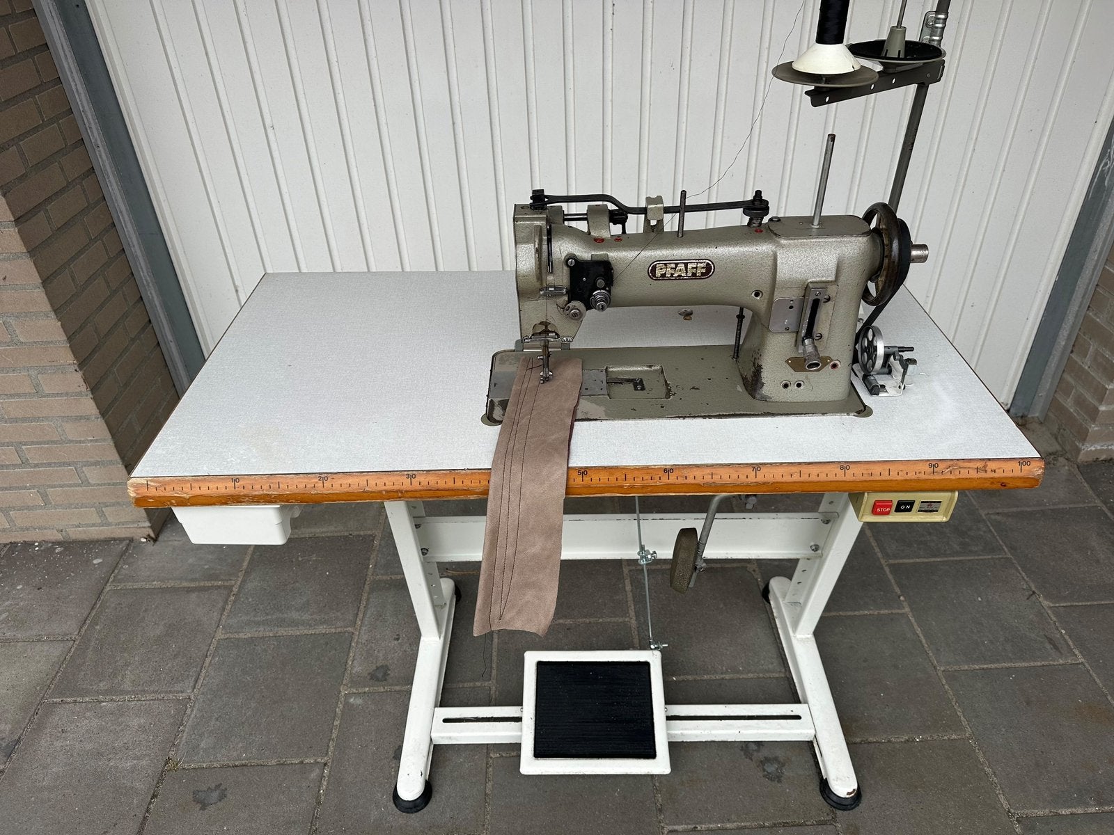 Pfaff industriele leermachine drievoudig transport, Ophalen, Pfaff, Industrieel, Naaimachine