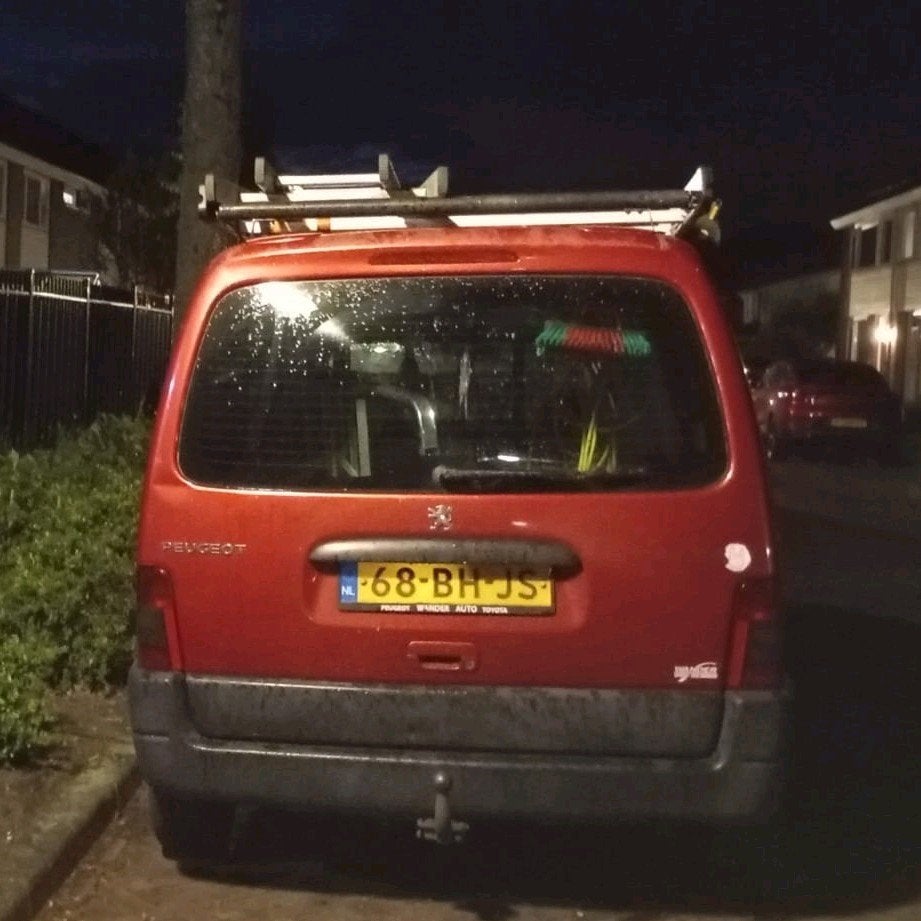 Peugeot Partner 1.8 Combispace 1999 Rood, Auto's, Peugeot, Voorwielaandrijving, 1145 kg, 4 cilinders, 620 kg