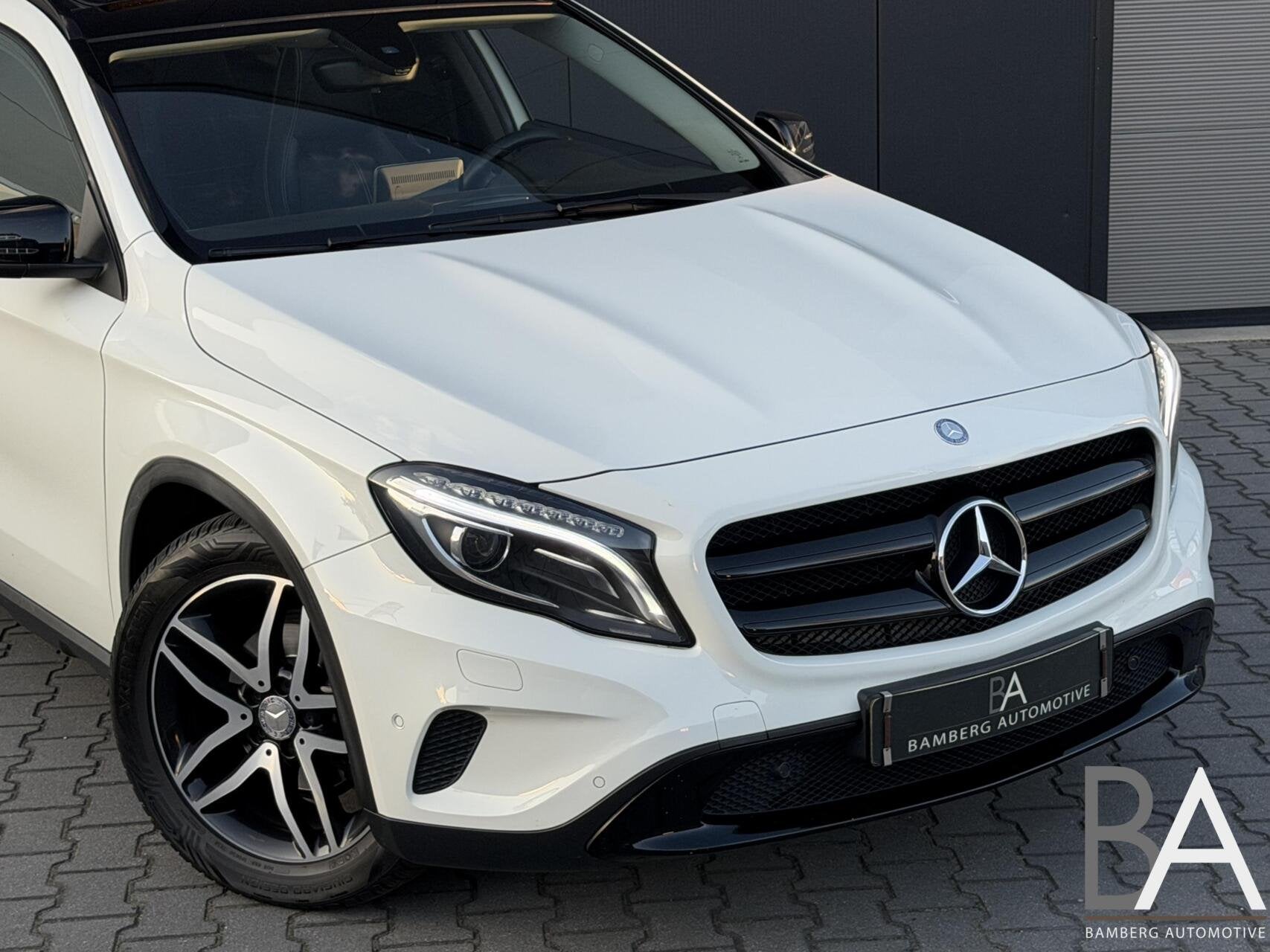Mercedes GLA-klasse 180|carplay|pano|trekhaak, Auto's, Gebruikt, Euro 6, 4 cilinders, 1595 cc