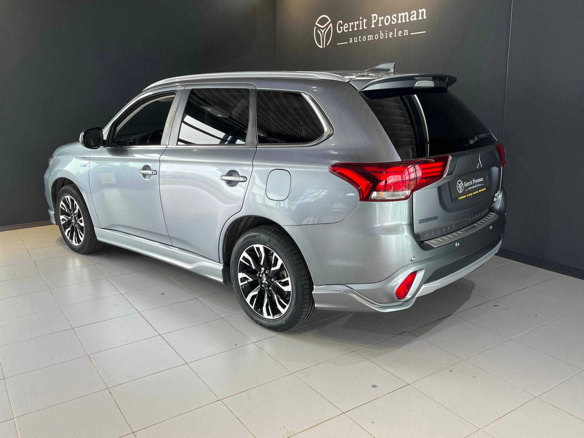 Mitsubishi Outlander Mitsubishi Outlander 2.0 PHEV Premium (, Auto's, 1998 cc, 4 cilinders, Blauw, Alcantara