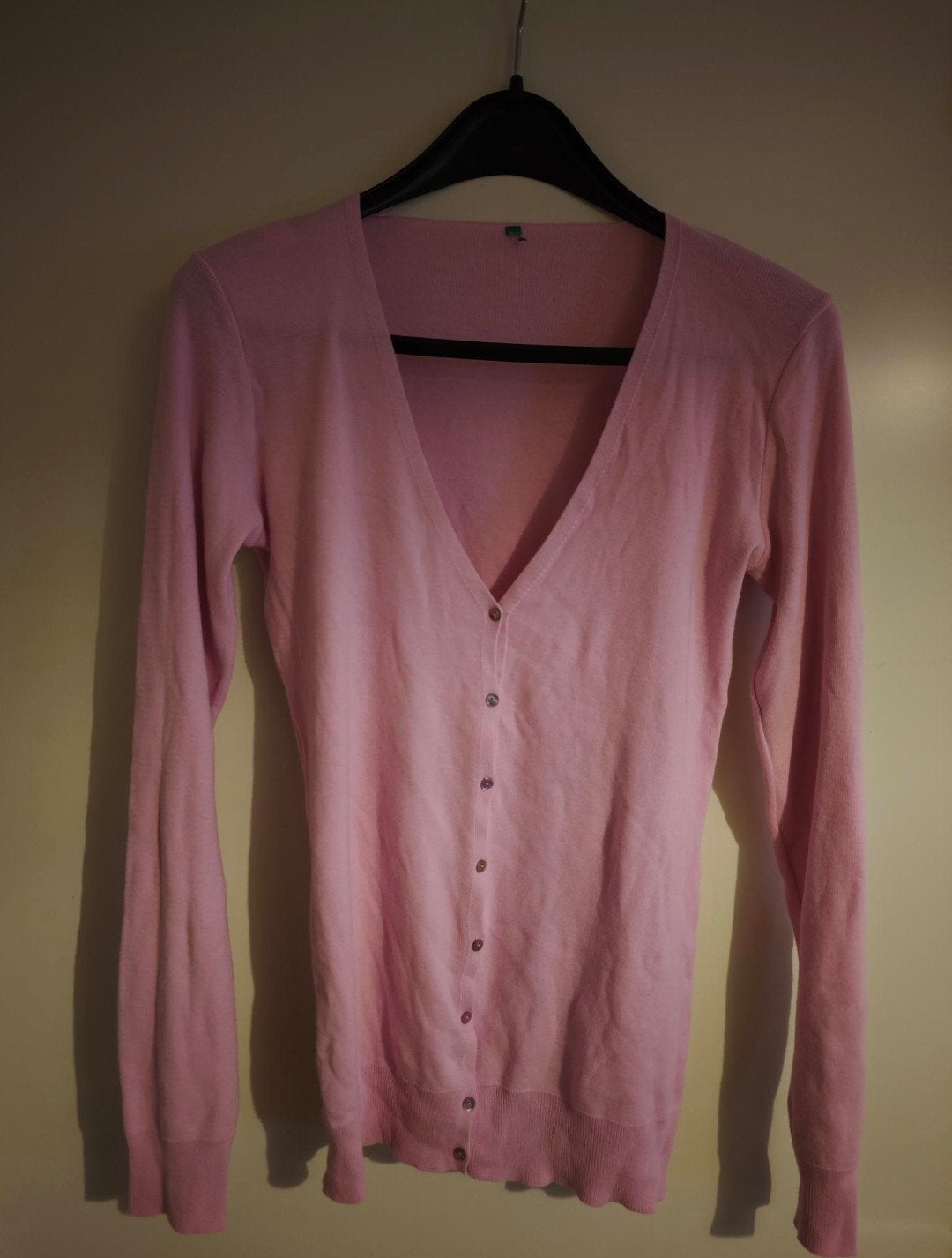 Benetton vest roze Large
Parelmoer knopen. Katoen.
Lengte 71, Ophalen of Verzenden, Zo goed als nieuw, Roze