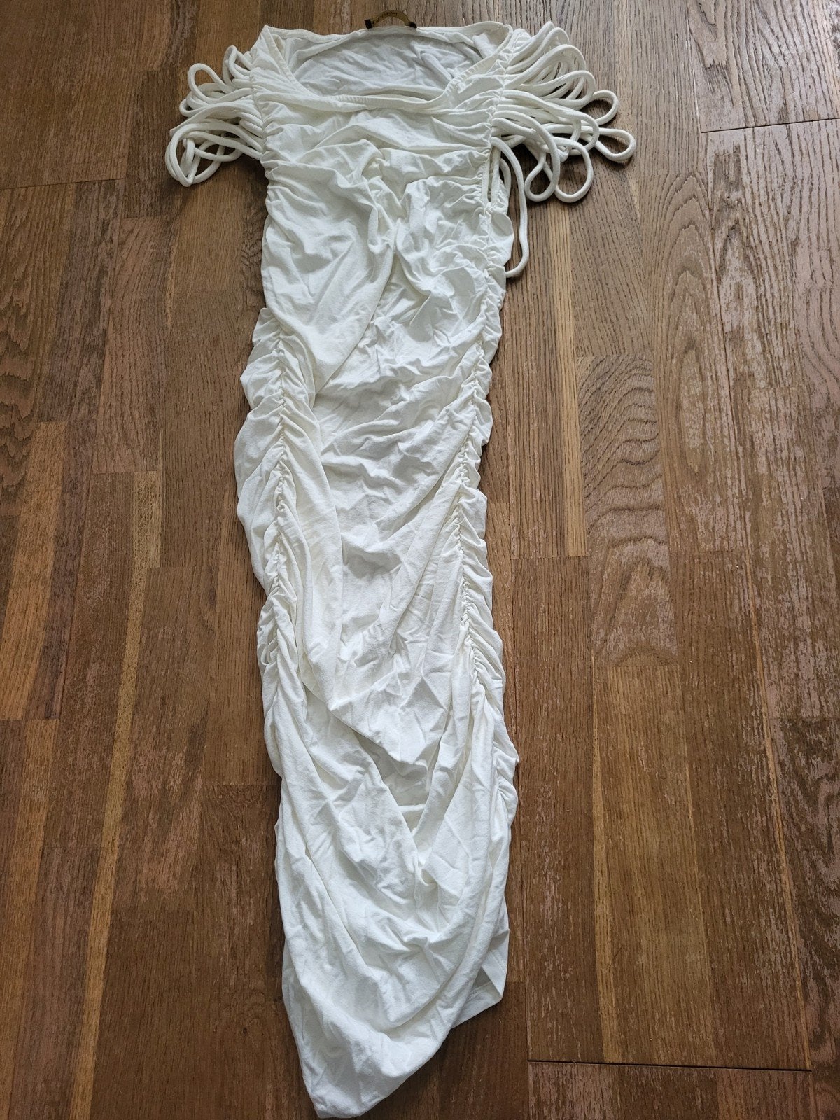 Aparte crèmekleurige jurk met elastiek over de hele lengte, Maat 38/40 (M), Ophalen of Verzenden, Onder de knie, Onbekend
