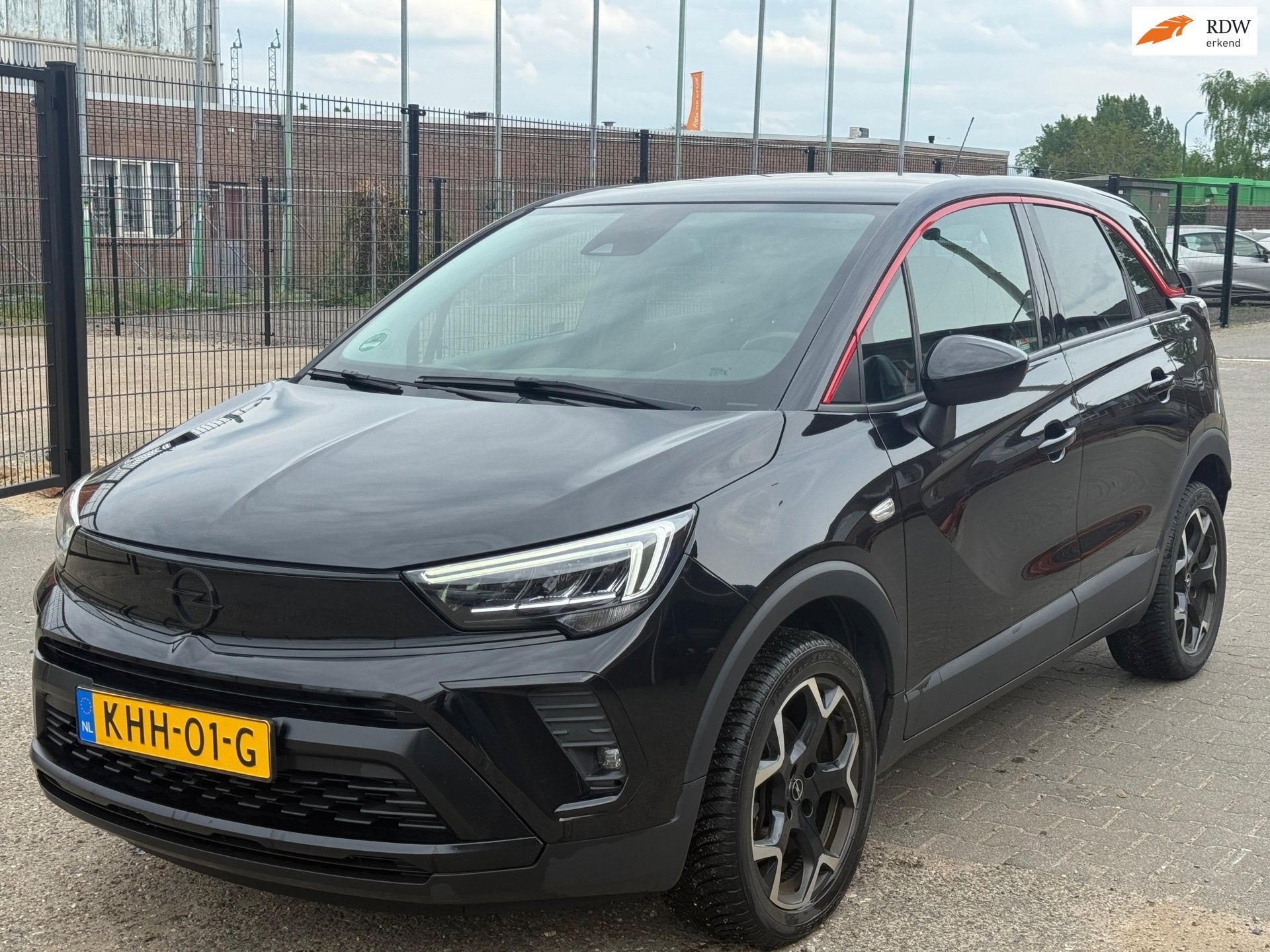 Opel CROSSLAND 1.2 Turbo GS Carplay 360 camera Carplay, Gebruikt, Euro 6, 1199 cc, Zwart