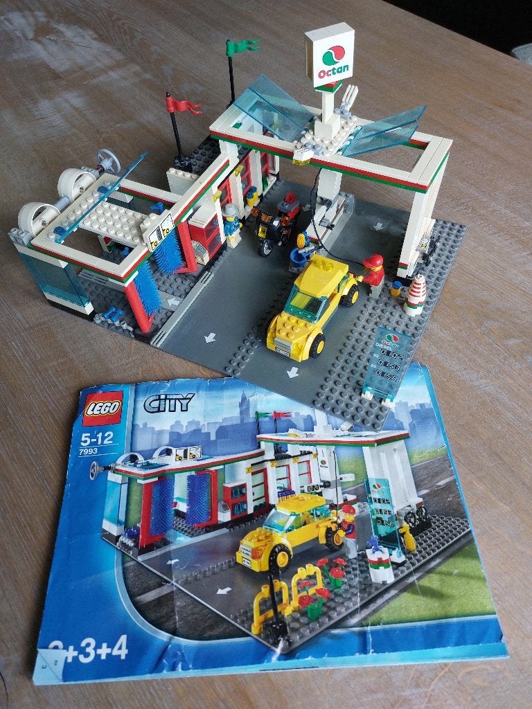 Lego City Octan tankstation 7993 + 8402, Lego, Ophalen of Verzenden, Inclusief instructies, City