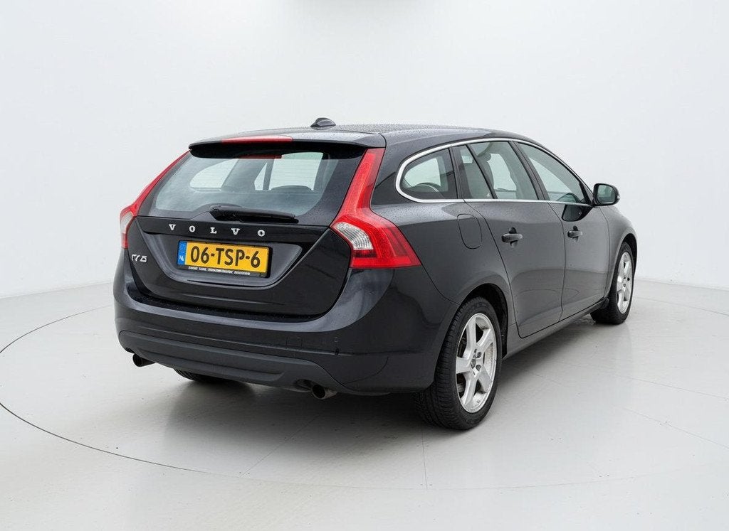 Volvo V60 1.6 T3 Summum LEER - STOELVERWARMING - MEMORY - NA, Voorwielaandrijving, Gebruikt, 4 cilinders, 150 pk