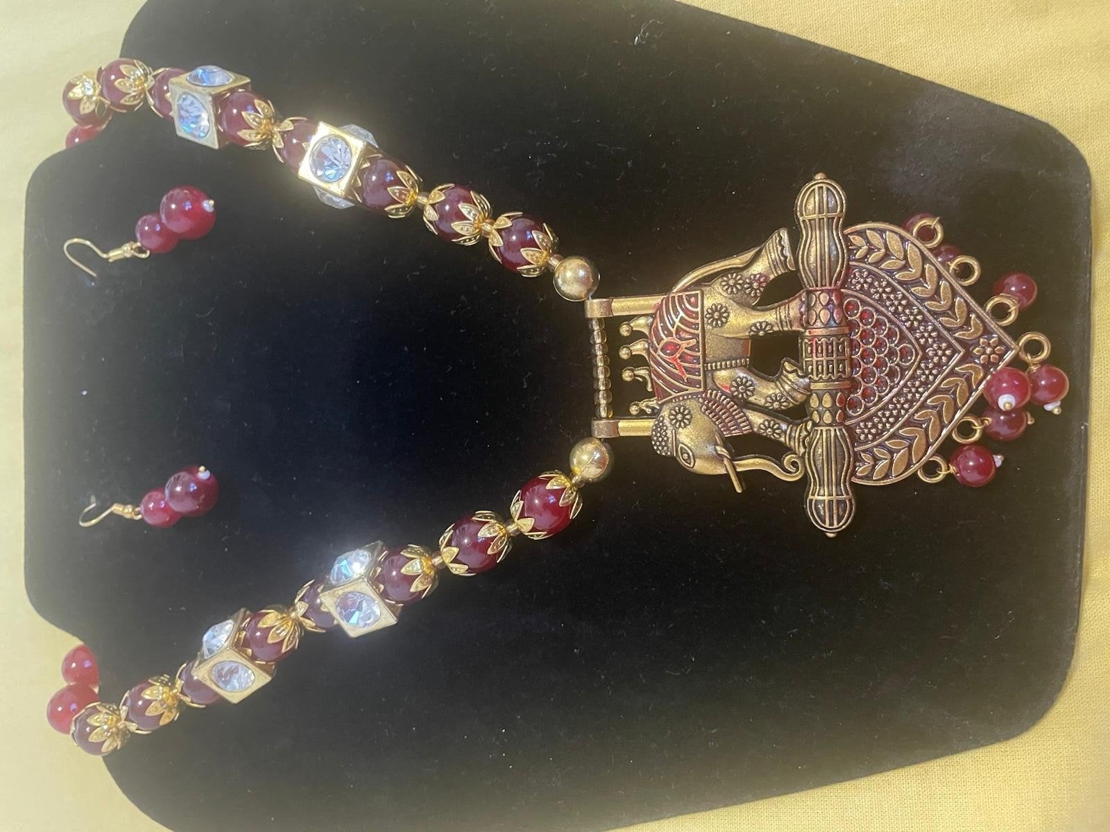 Mooie sieradenset met olifanten hanger en oorbellen, Sieraden, Tassen en Uiterlijk, Kettingen, Ophalen of Verzenden