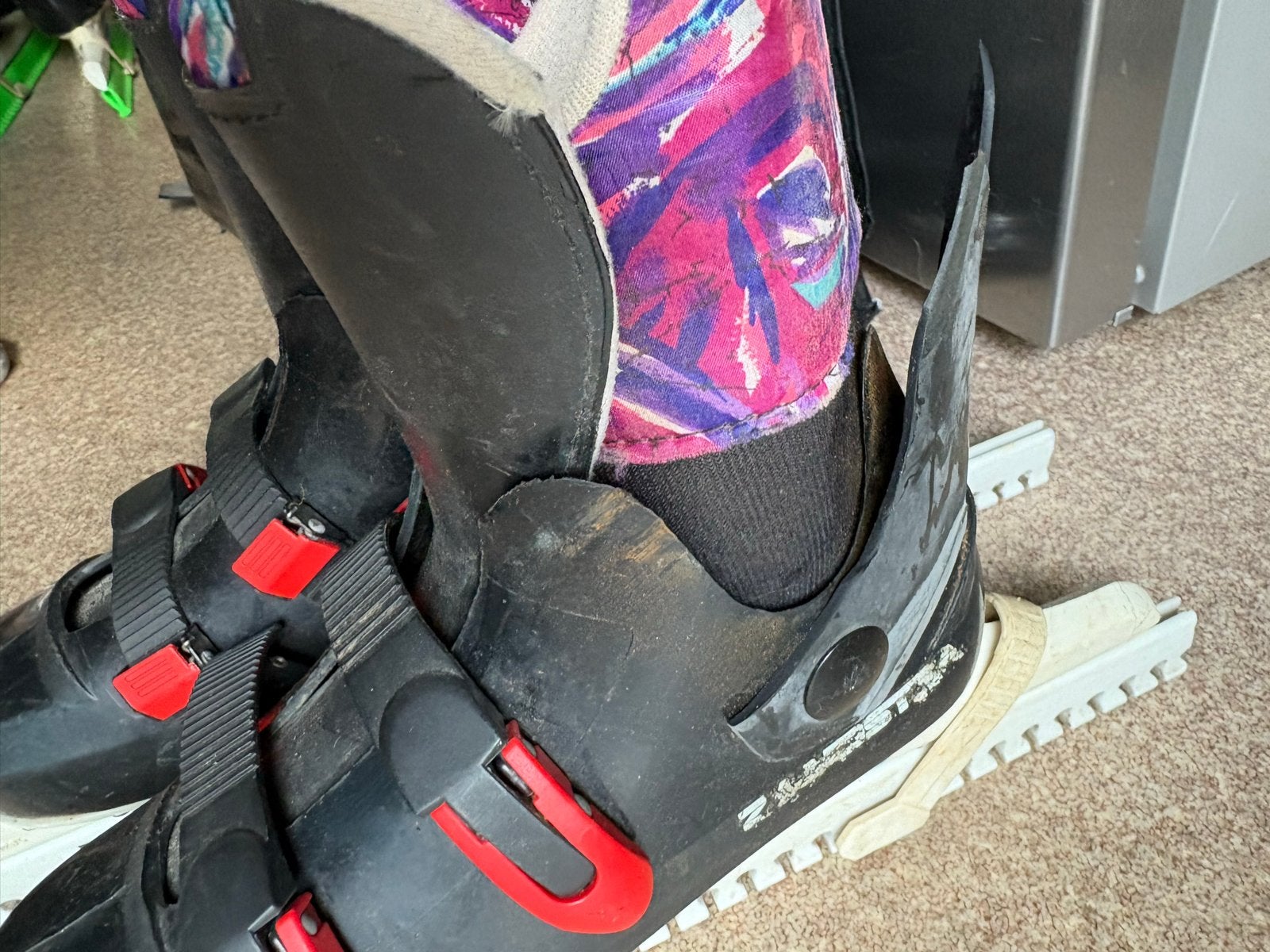 Zandstra schaatsen, maat 38 beschadigd, Sport en Fitness, Schaatsen, Ophalen, Noren, Zandstra