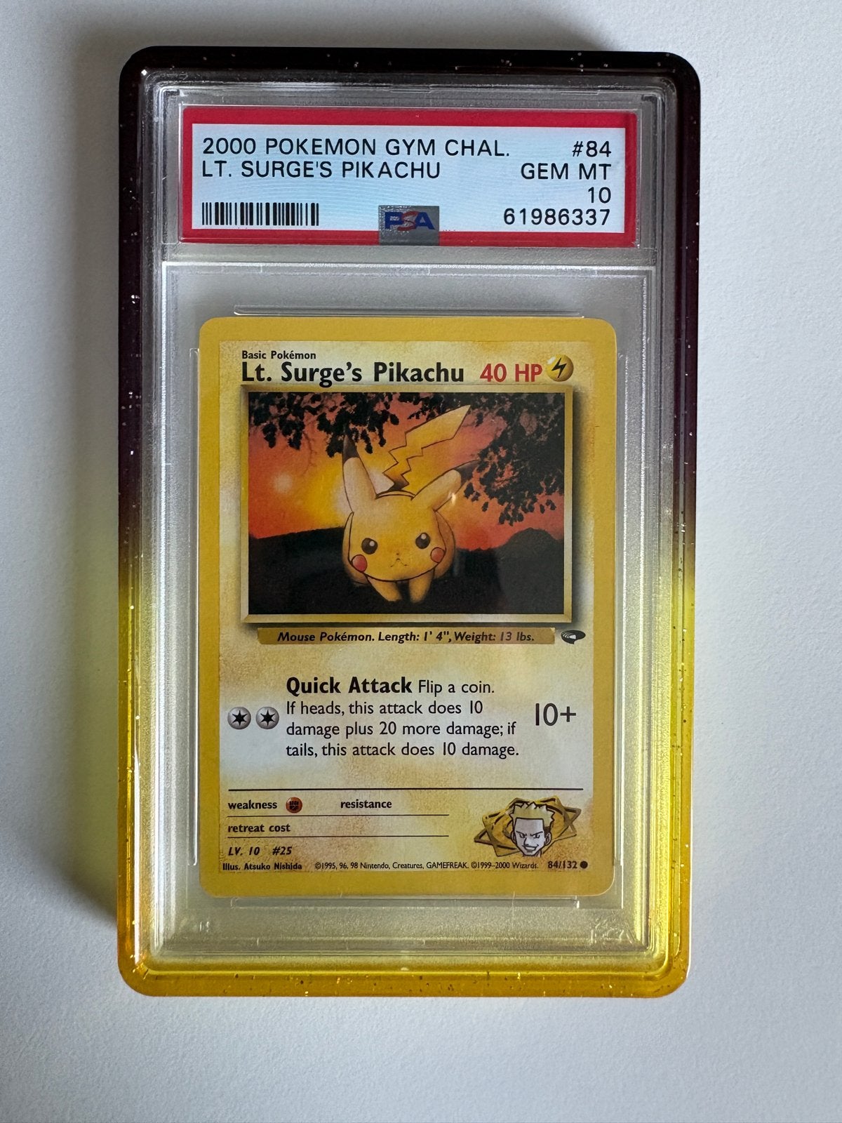 PSA 10 Lt. Surge's Pikachu 2000 Gym Challenge Pokémon Kaart, Hobby en Vrije tijd, Verzamelkaartspellen | Pokémon, Ophalen, Nieuw