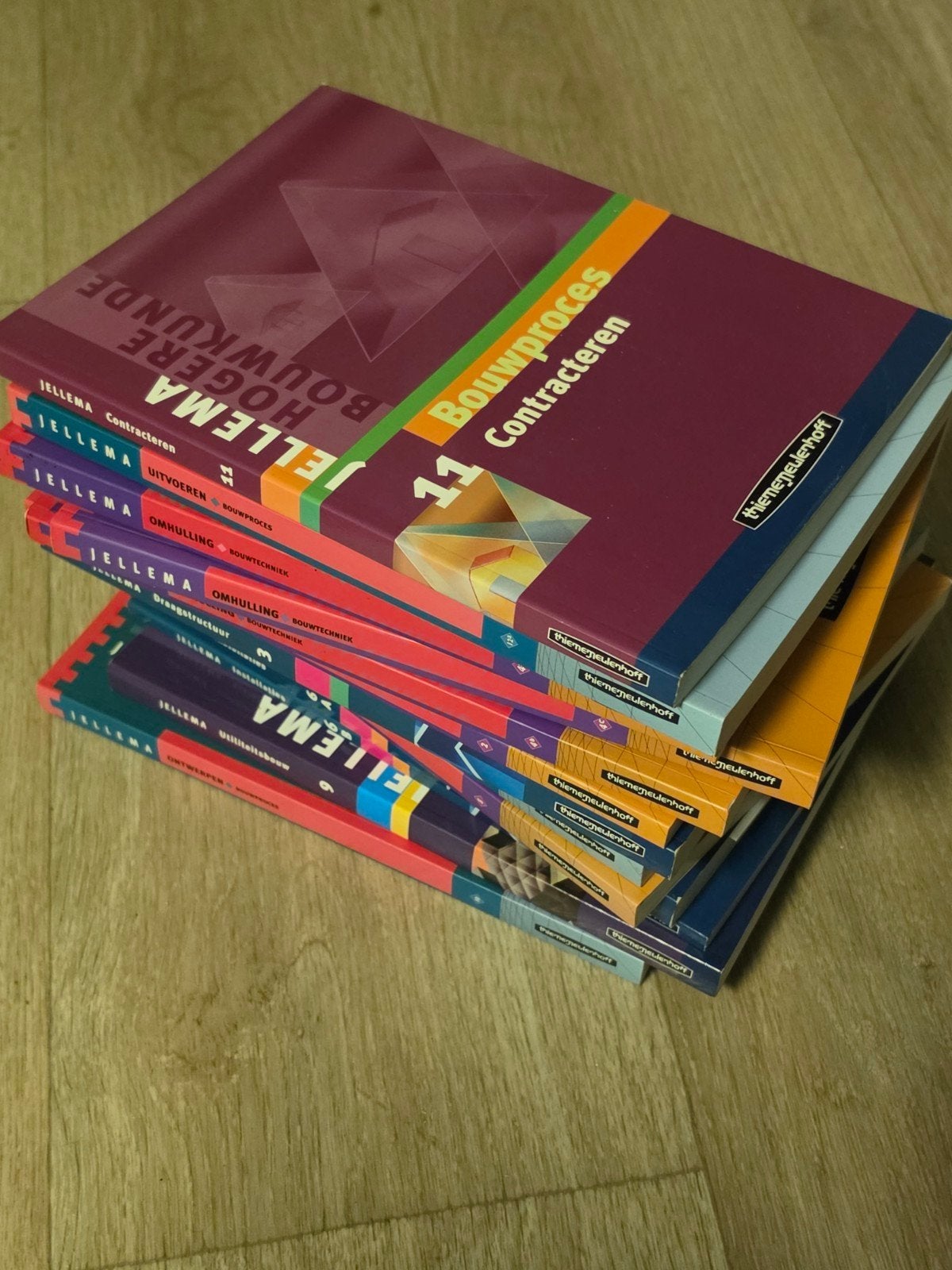 Jellema Hogere Bouwkunde – complete partij 13 studieboeken, Ophalen of Verzenden, Zo goed als nieuw, Overige niveaus, H.A.J.. Flapper